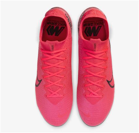 roze nike voetbal|roze voetbalschoenen Nike.